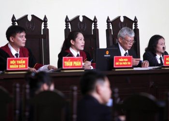 Bị đơn vắng mặt tại phiên tòa có xét xử không?