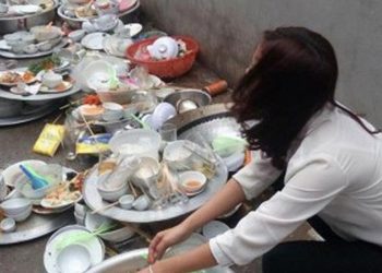 Chồng cấm vợ đi học và bắt nội trợ ở nhà có vi phạm pháp luật không?