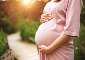 Dừng đóng bảo hiểm xã hội có được hưởng chế độ thai sản không?