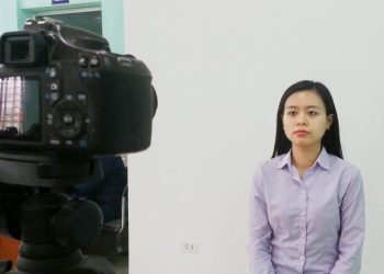 Làm căn cước công dân gắn chip mặc áo gì