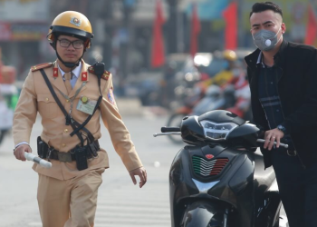 Lỗi không gương có bị dừng xe không?