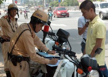 Lỗi không gương có bị lập biên bản không?