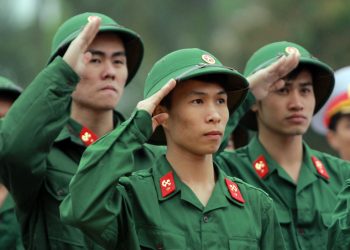 Sau 3 tháng tân binh có được dùng điện thoại không?