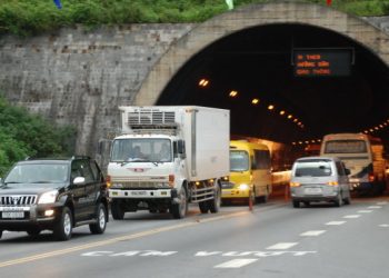 Tại sao xe máy không được đi qua hầm?