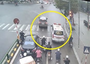 Vượt đèn đỏ nhường đường cho xe ưu tiên có bị phạt hay không?