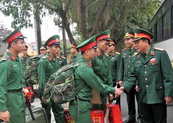 Hạ sĩ quan và binh sĩ hoàn thành nghĩa vụ quân sự xuất ngũ hưởng chế độ gì?