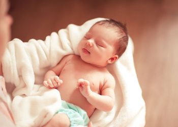Hồ sơ hưởng trợ cấp 1 lần khi sinh con cần những gì?