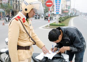 Hướng dẫn cách nộp phạt vi phạm giao thông qua bưu điện