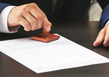 Luật sư chuyển sang công chứng viên thế nào?
