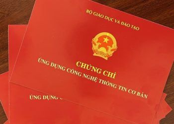 Người mua bằng giả phạm tội gì?