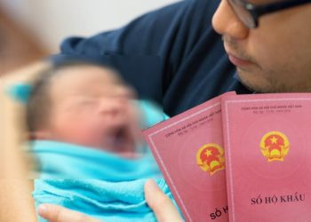 Nhập hộ khẩu cho con cần giấy tờ gì?