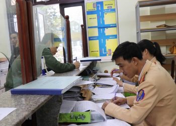 Quy trình nộp phạt vi phạm giao thông bao gồm những bước nào?