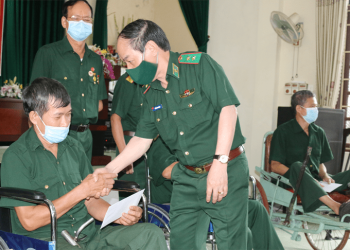 Thế nào là người có công với cách mạng?