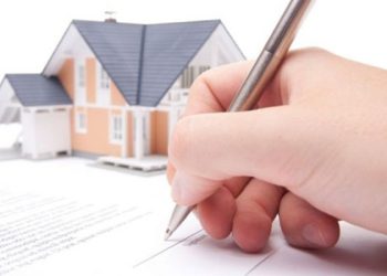 Doanh nghiệp chuyển nhượng quyền sử dụng đất kinh doanh thương mại được Nhà nước giao cho cá nhân được không?