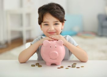 Quyền có tài sản riêng của con dưới góc độ lý luận và thực tiễn