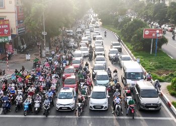 Cách đi đúng làn đường cho ô tô như thế nào?