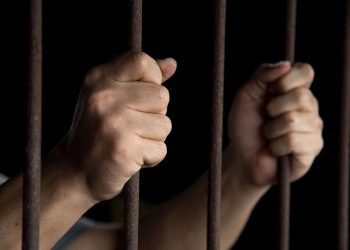 Phạm nhân dưới 18 tuổi tại sao không tử hình?