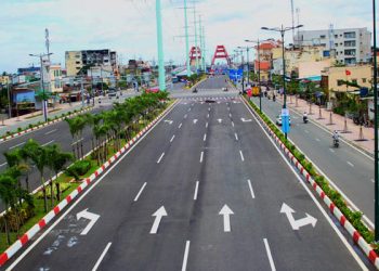 Xe tải đi làn đường nào?