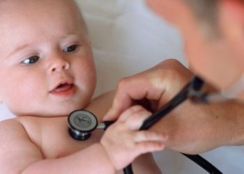 Bảo hiểm y tế trẻ em dưới 6 tuổi trái tuyến