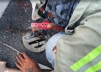 Bỏ rác thải sinh hoạt tại các nắp cống thoát nước bị phạt bao nhiêu tiền