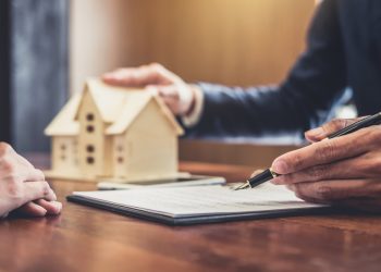 Công chứng mua bán nhà cần giấy tờ gì?