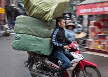 Giới hạn kích thước hàng hóa xe máy được phép chở tại Việt Nam