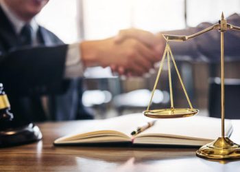 Thủ tục giải quyết tranh chấp thương mại bằng Tòa án