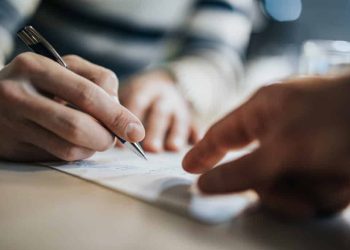 Tố cáo người chồng bạo lực gia đình