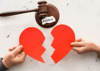 Chồng không chịu ký đơn ly hôn, vợ xử lý thế nào?