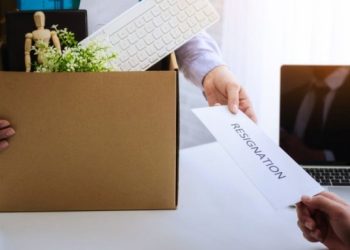 Nghỉ việc không viết đơn có đúng không?