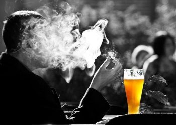 Buôn bán chất kích thích