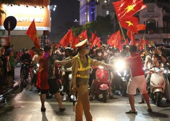 Cổ động bóng đá gây mất trật tự có bị xử phạt không?