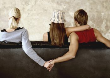 Làm giấy khai sinh cho con với người đã có vợ như thế nào?
