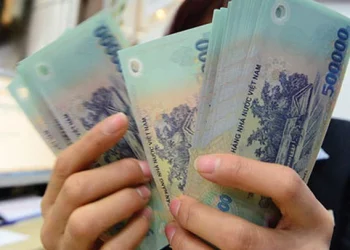 Năm 2022 thực hiện trả lương cho người bị tạm giam như thế nào?