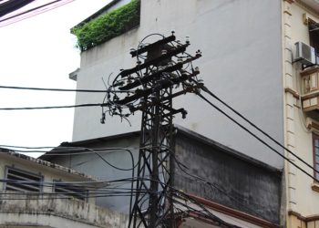 Quy định của pháp luật về chôn cột điện