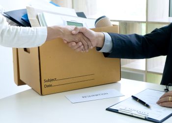 Quy định về giữ lương khi nghỉ việc năm 2022