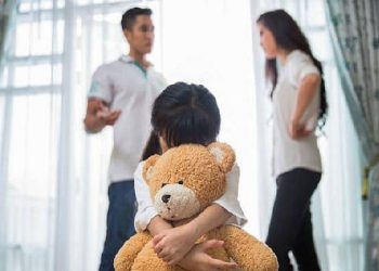 Quyền đón con khi ly hôn