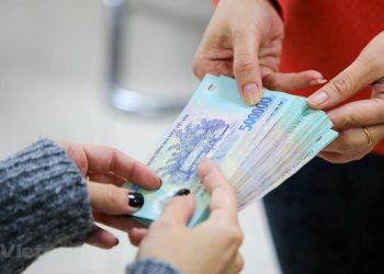 Tiền lương làm việc ngày tết có phải chịu thuế TNCN hay không?
