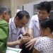 Hành hung bác sĩ có phải chống người thi hành công vụ hay không?