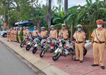 Công an phường có được kiểm tra giấy tờ xe không?