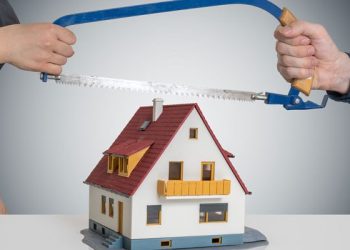 Khi ly hôn sổ đỏ đứng tên chồng, vợ có được hưởng không?