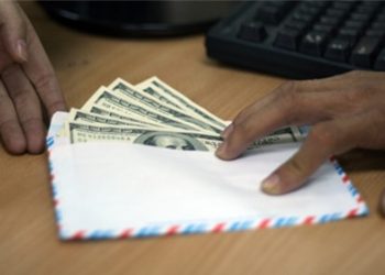 Nhận hối lộ bao nhiêu thì bị truy tố