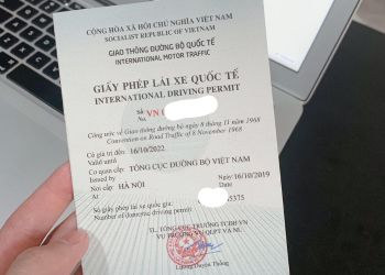 Nhờ người đổi bằng lái xe có được không