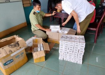 Tội vận chuyển thuốc lá nhập lậu