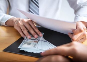 Xử phạt hành chính nhận hối lộ