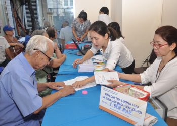 Bảo hiểm xã hội tự nguyện cho người già