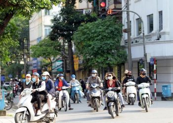 Mũ bảo hiểm lưỡi trai có bị phạt không