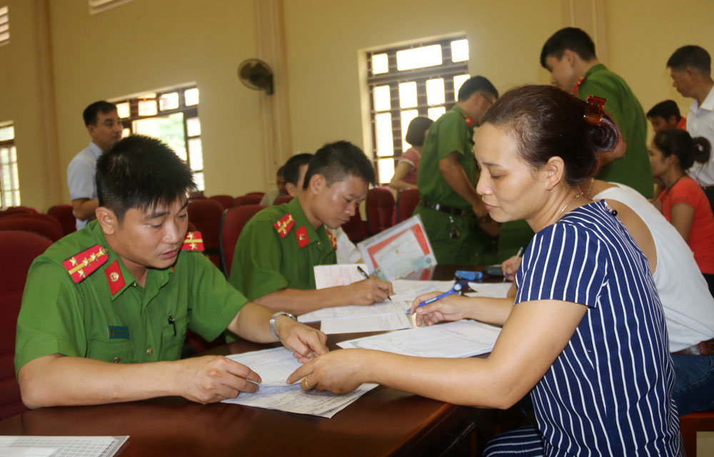 Công dân có trách nhiệm khai báo tạm vắng trong các trường hợp nào?