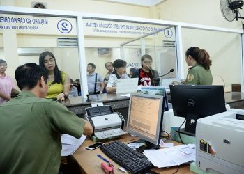 Công dân có trách nhiệm khai báo tạm vắng trong các trường hợp nào?