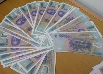 Sử dụng tiền giả bị phạt thế nào theo quy định mới năm 2023?